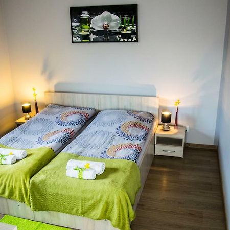 Pokoje Staromiejski Uniejow Bagian luar foto