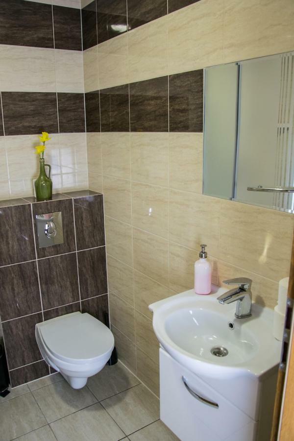 Pokoje Staromiejski Uniejow Bagian luar foto